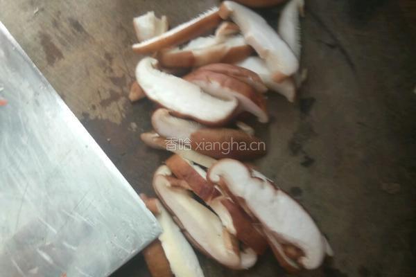 油麦菜炒香菇的做法图解1