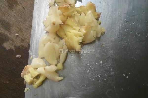 油麦菜炒香菇的做法图解3
