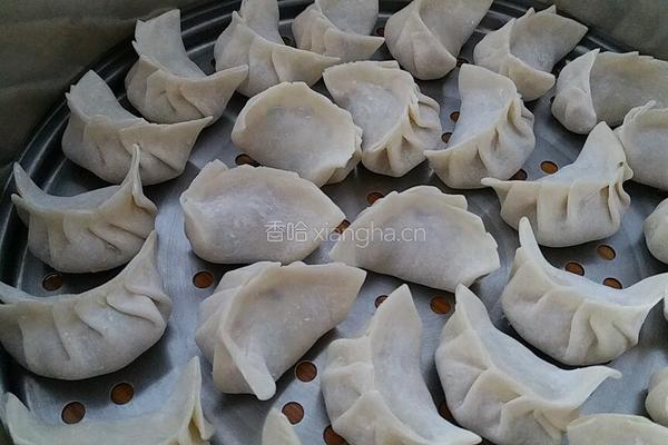 猪肉鸡腿菇蒸饺的做法图解4