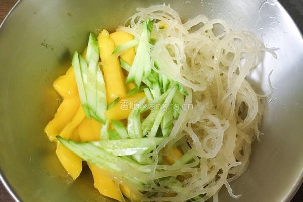 芒果拌黄瓜石花菜的做法图解4