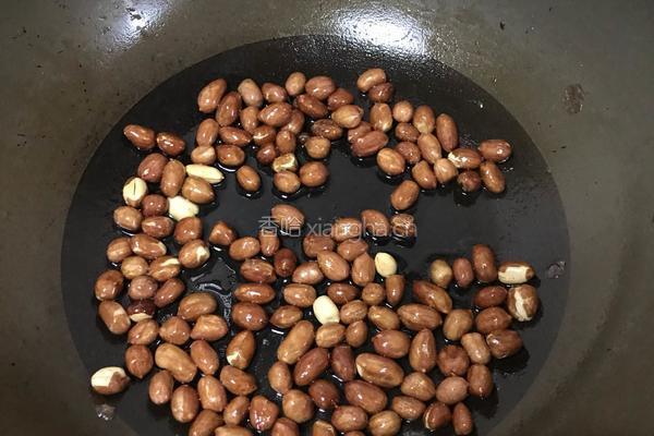 炒花生米的做法图解4