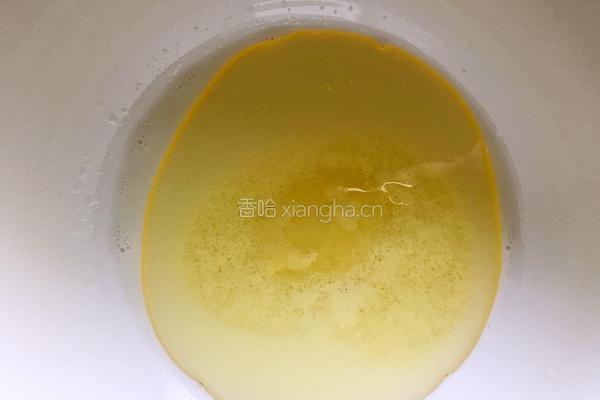 葡萄干蛋糕卷的做法图解2