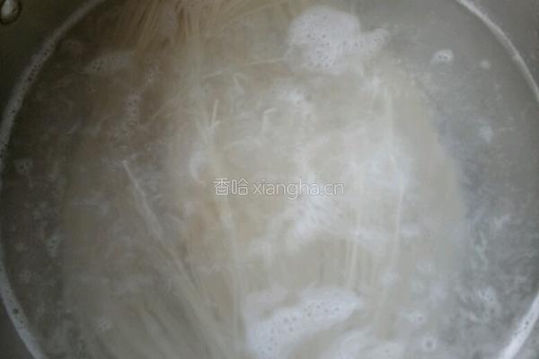 海鲜汤面的做法图解3