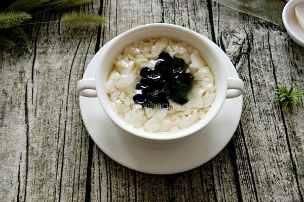 蜂蜜葡萄干豆花的做法图解5