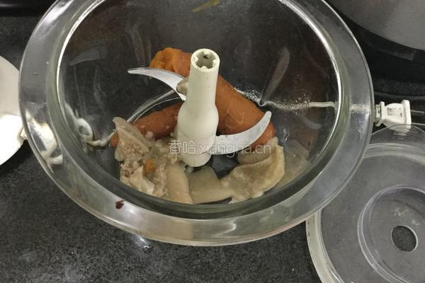 胡萝卜肉皮冻的做法图解1