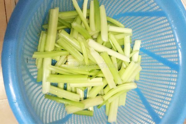 藕炒肉片的做法图解1