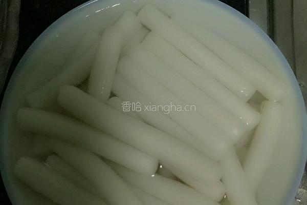 梭子蟹炒年糕的做法图解2