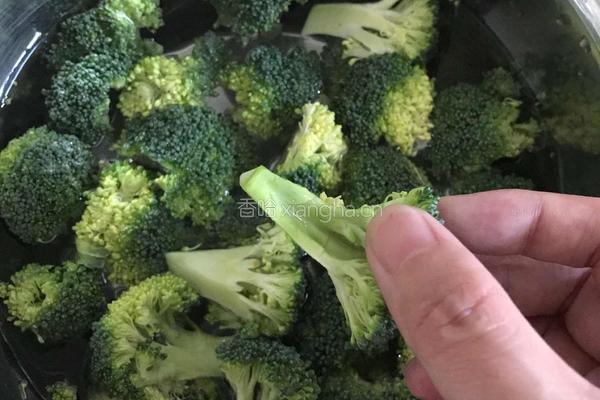 青菜西兰花的做法图解1