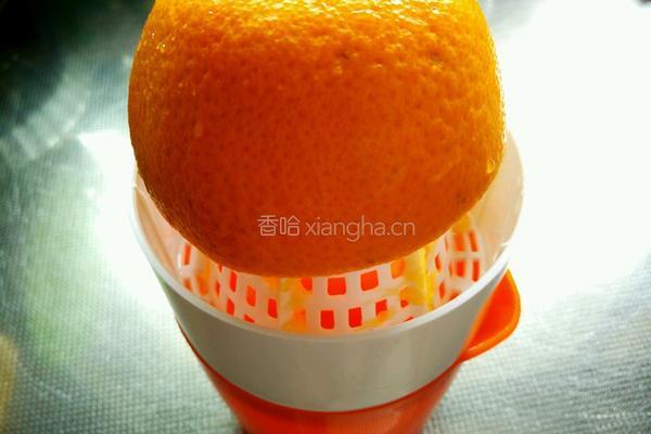 6寸鲜橙汁戚风蛋糕的做法图解1