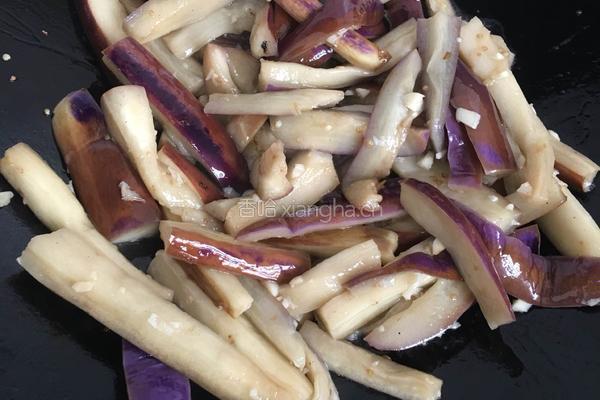 香菇鱿鱼丝烧茄子的做法图解6