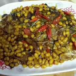 黄豆烧鳙鱼头的做法[图]