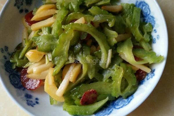 土豆腊肉炒苦瓜的做法图解3