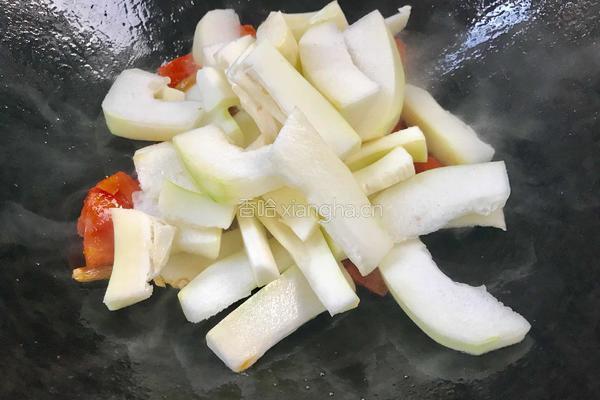 番茄冬瓜冬瓜含有较多的蛋白质、糖类及少量的做法图解5