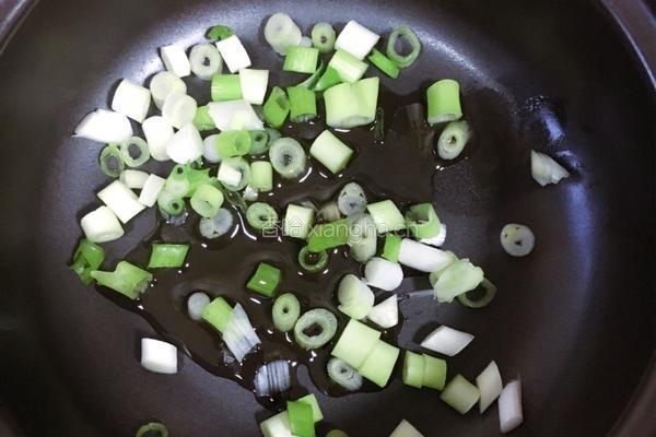 咸鱼、鸡粒豆腐煲的做法图解7