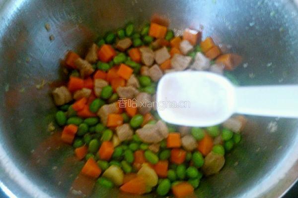 毛豆炒胡萝卜粒的做法图解9