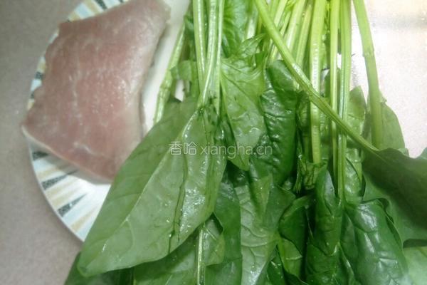 菠菜瘦肉汤的做法图解1