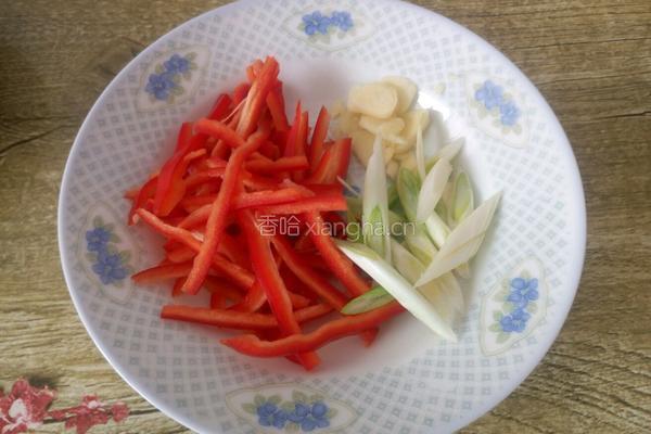 包包菜炒粉条的做法图解1