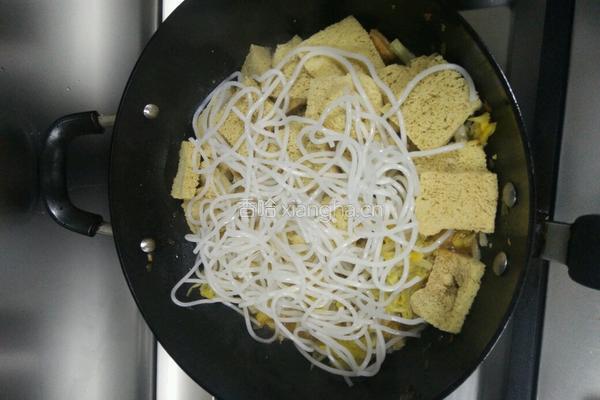 猪肉烩酸菜的做法图解7