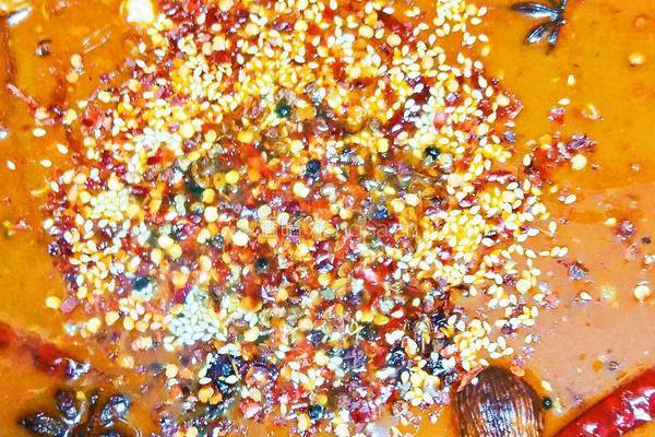 小柱私房菜之砂锅红汤牛肉的做法图解3