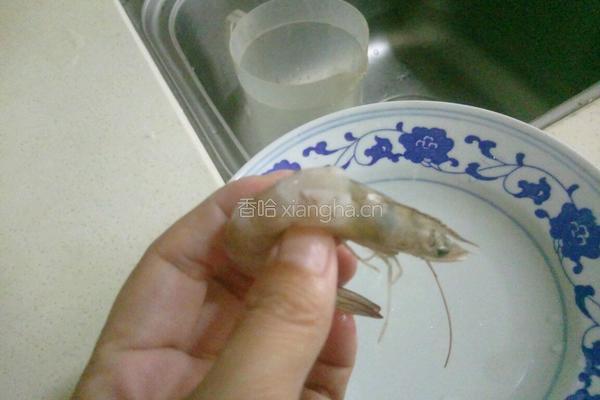 白灼虾的做法图解1
