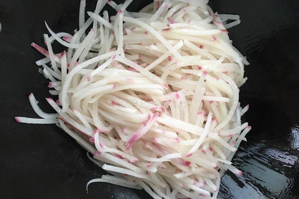 早餐组合（黄焖鸡米饭，萝卜紫菜汤）的做法图解15