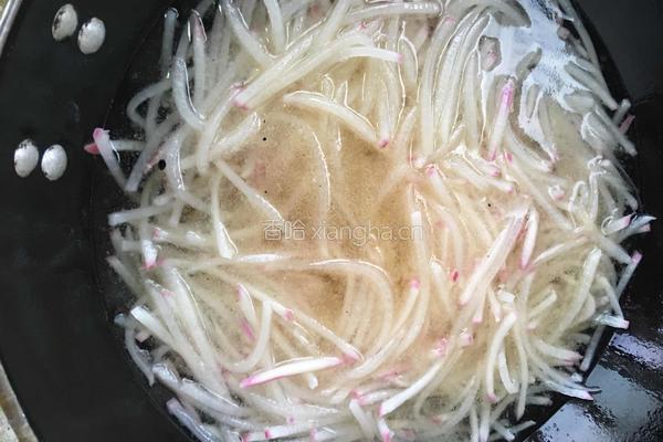 早餐组合（黄焖鸡米饭，萝卜紫菜汤）的做法图解16