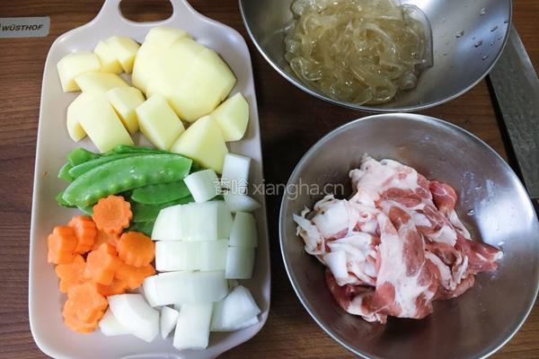日式土豆炖肉的做法图解1