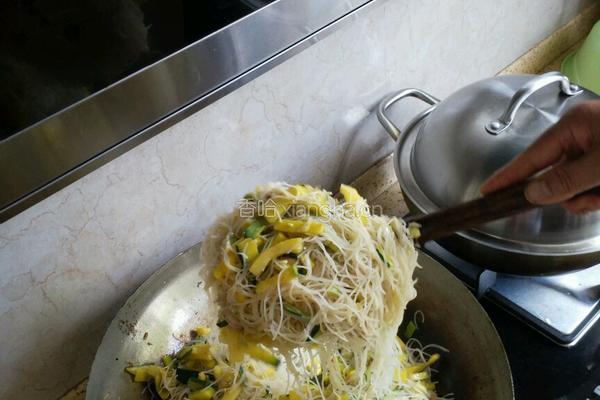 青南瓜炒粉丝的做法图解17