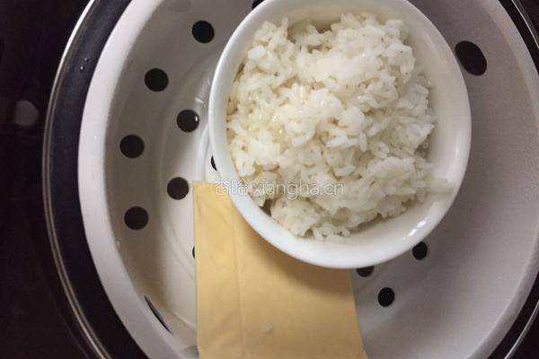 奶酪米饭团的做法图解3