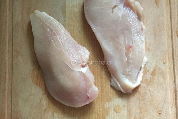 空气炸锅 之 美味鸡胸肉的做法图解1