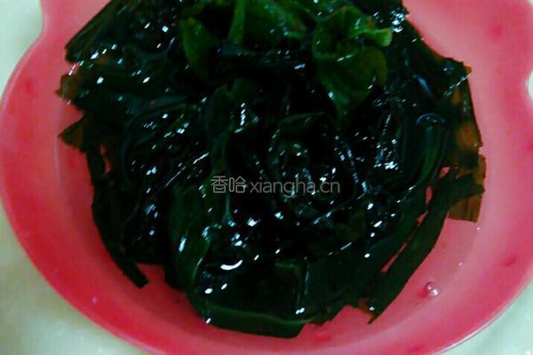 尾骨冬瓜裙带菜汤的做法图解5