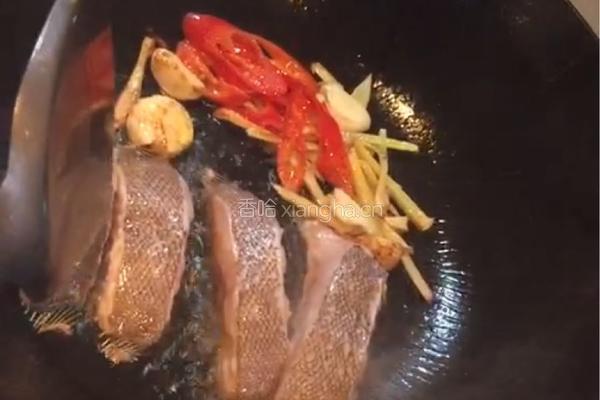 香煎野生龙力鱼的做法图解4