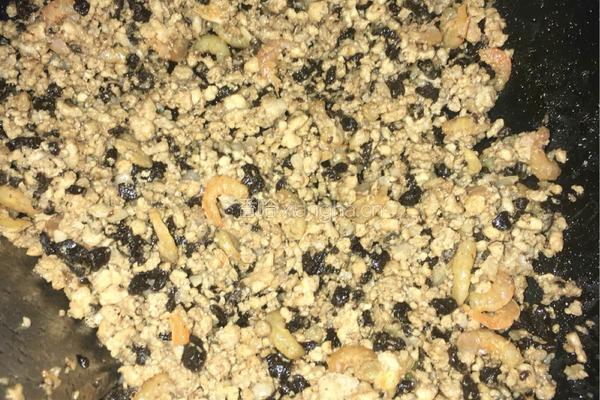 潮汕老菜补（陈年萝卜干）砂锅粥的做法图解4