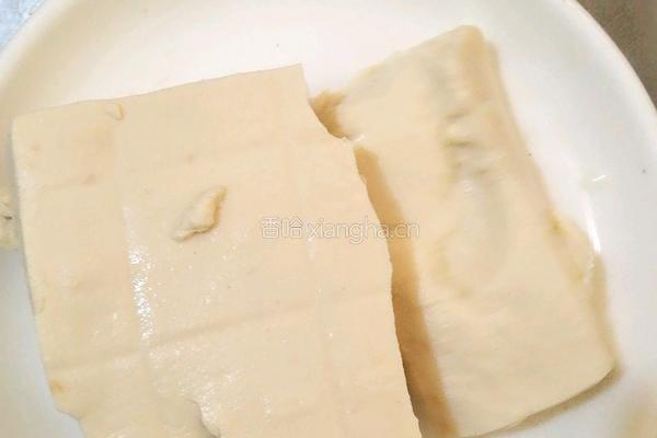 小葱拌豆腐的做法图解1