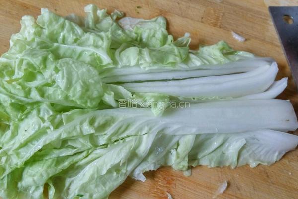 香菇猪肉白菜饺子的做法图解3