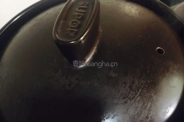 胡萝卜红枣猪蹄汤的做法图解14