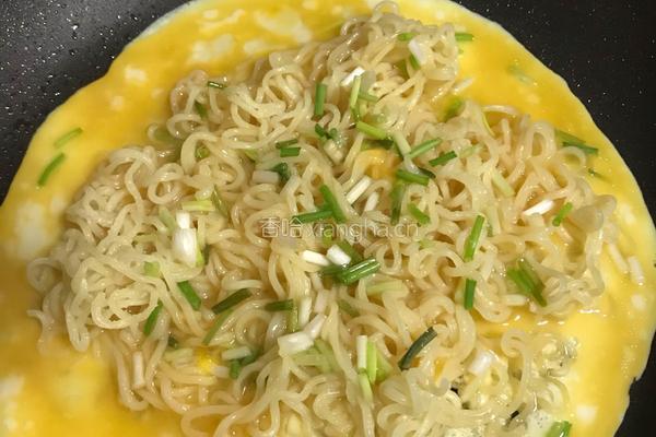 方便面蛋葱饼的做法图解4