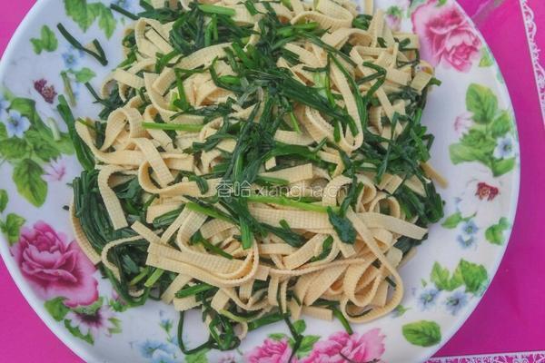 韭菜炒豆腐皮的做法图解5