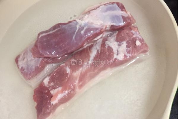 南乳汁红烧肉的做法图解3