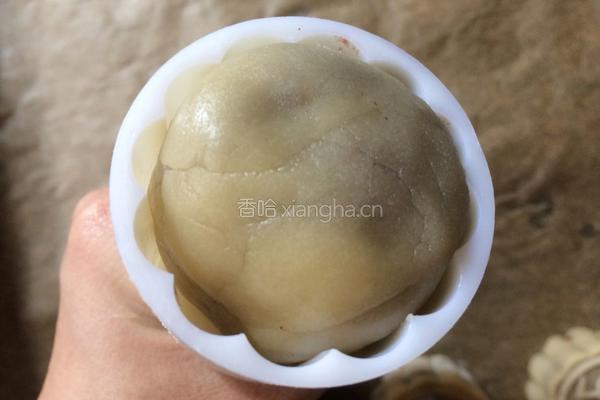 广式白莲蓉蛋黄月饼 无糖浆版的做法图解7