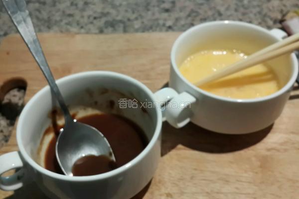一品手擀鸡蛋炸酱面的做法图解1