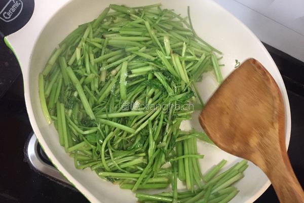 素炒水芹菜的做法图解9