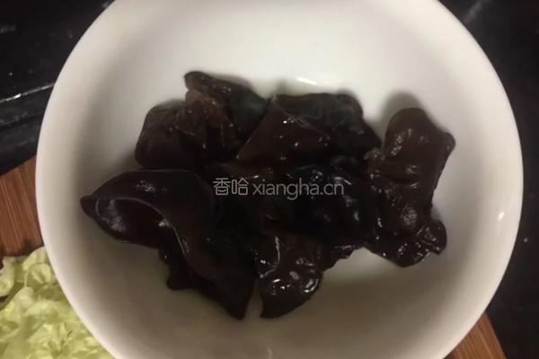 油渣炒大白菜的做法图解5