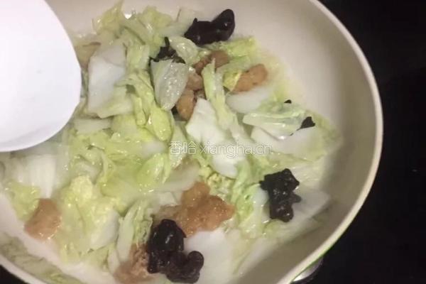 油渣炒大白菜的做法图解11
