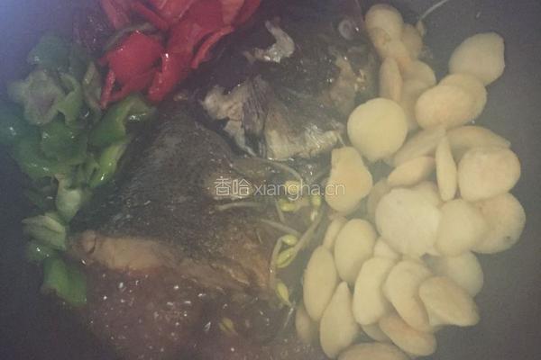 鱼头炖豆饼的做法图解18