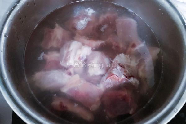 排骨炖豆角土豆的做法图解3