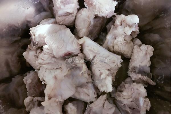排骨炖豆角土豆的做法图解4