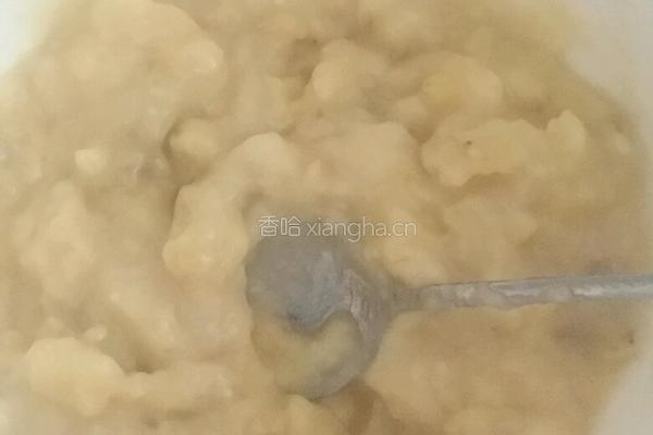 香蕉鸡蛋饼的做法图解1