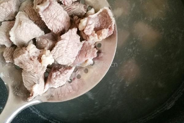 番茄牛腩的做法图解2