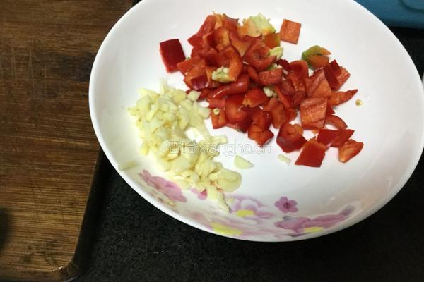 炒鸡胸肉的做法图解2